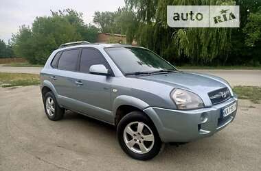 Позашляховик / Кросовер Hyundai Tucson 2004 в Радомишлі