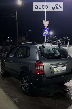Внедорожник / Кроссовер Hyundai Tucson 2012 в 
