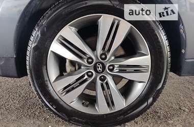 Внедорожник / Кроссовер Hyundai Tucson 2014 в 