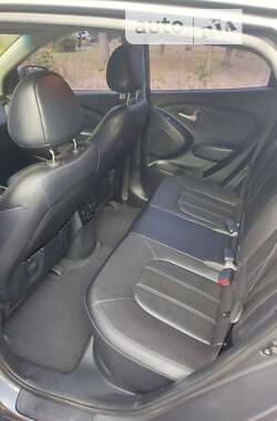 Внедорожник / Кроссовер Hyundai Tucson 2014 в 
