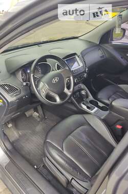 Внедорожник / Кроссовер Hyundai Tucson 2014 в 