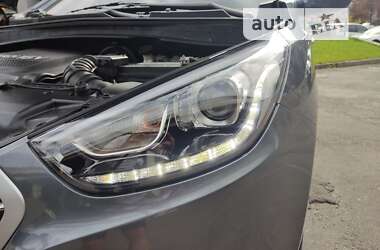 Внедорожник / Кроссовер Hyundai Tucson 2014 в 