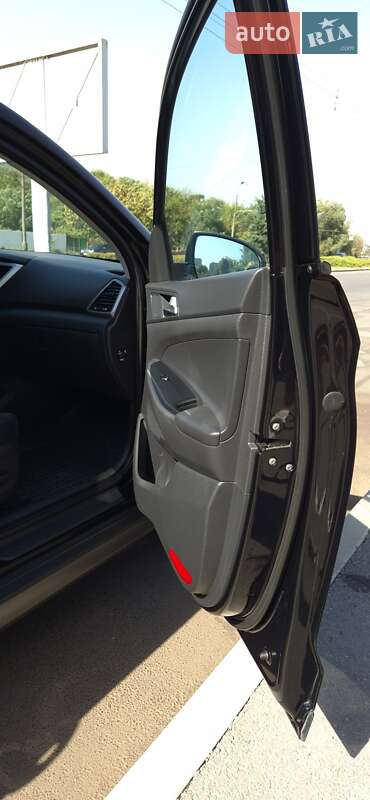 Внедорожник / Кроссовер Hyundai Tucson 2016 в Днепре фото 3 Внедорожник / Кроссовер Hyundai Tucson 2016 в Днепре