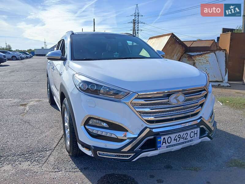 Позашляховик / Кросовер Hyundai Tucson 2016 в Ужгороді