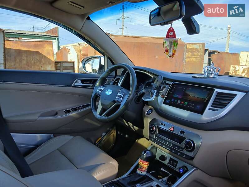 Позашляховик / Кросовер Hyundai Tucson 2016 в Ужгороді