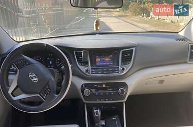 Позашляховик / Кросовер Hyundai Tucson 2016 в 