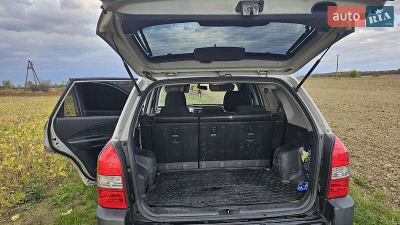 Позашляховик / Кросовер Hyundai Tucson 2006 в Ужгороді
