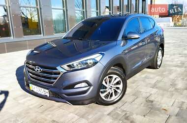 Внедорожник / Кроссовер Hyundai Tucson 2016 в Староконстантинове