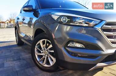 Внедорожник / Кроссовер Hyundai Tucson 2016 в Староконстантинове