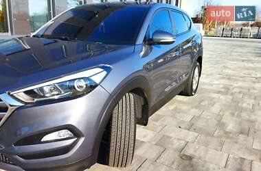 Внедорожник / Кроссовер Hyundai Tucson 2016 в Староконстантинове