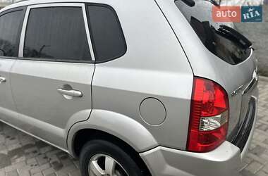 Внедорожник / Кроссовер Hyundai Tucson 2005 в 