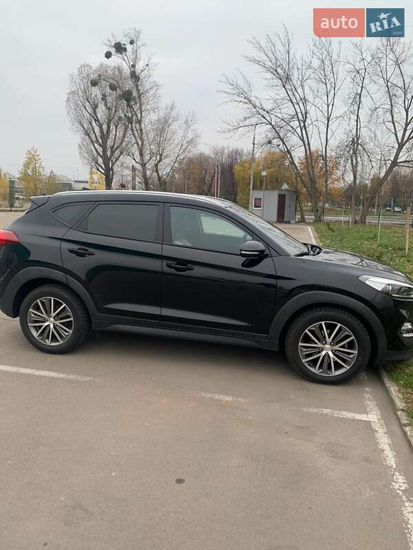 Внедорожник / Кроссовер Hyundai Tucson 2016 в Киеве