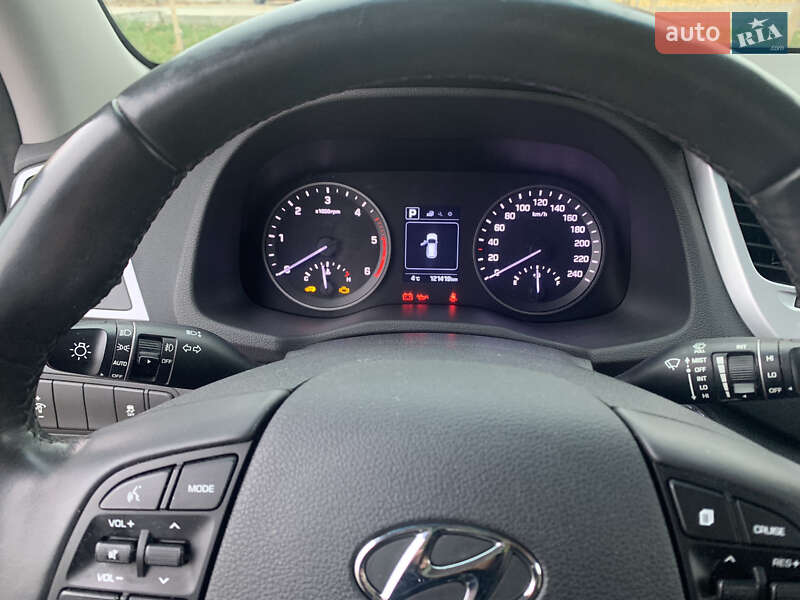 Внедорожник / Кроссовер Hyundai Tucson 2016 в Киеве