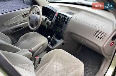 Внедорожник / Кроссовер Hyundai Tucson 2005 в 