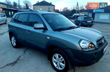 Внедорожник / Кроссовер Hyundai Tucson 2011 в 