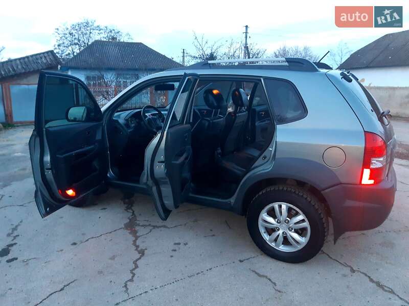 Внедорожник / Кроссовер Hyundai Tucson 2011 в Кельменцах