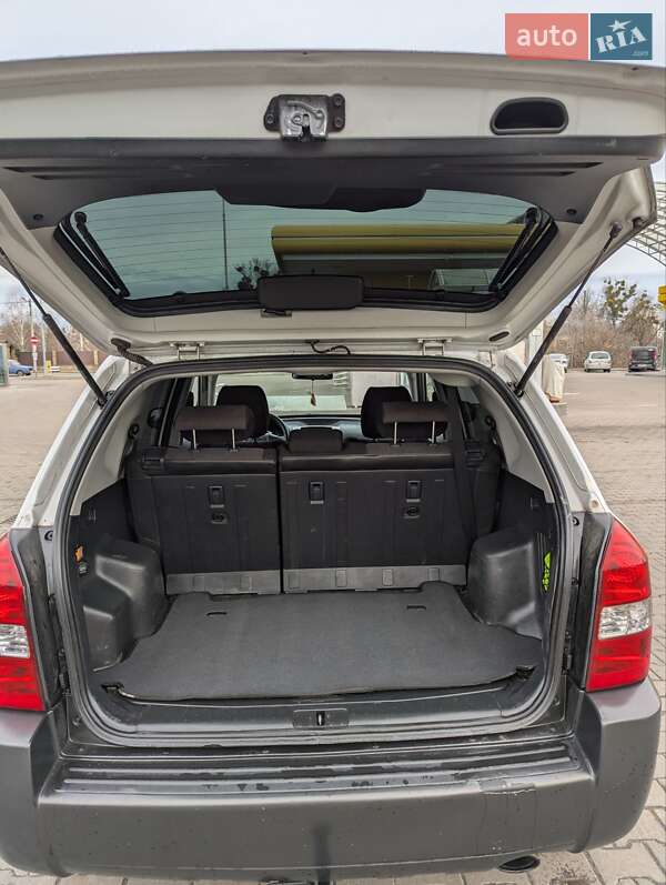 Позашляховик / Кросовер Hyundai Tucson 2006 в Дубні