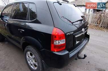 Внедорожник / Кроссовер Hyundai Tucson 2009 в 
