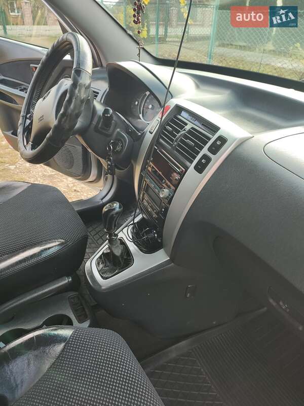 Позашляховик / Кросовер Hyundai Tucson 2007 в Дрогобичі фото 18 Позашляховик / Кросовер Hyundai Tucson 2007 в Дрогобичі