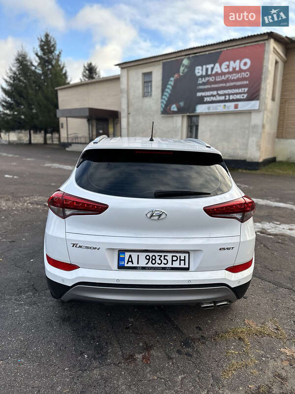 Позашляховик / Кросовер Hyundai Tucson 2016 в Чернігові