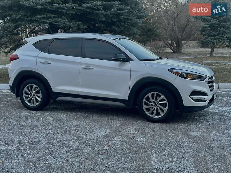 Позашляховик / Кросовер Hyundai Tucson 2017 в Києві