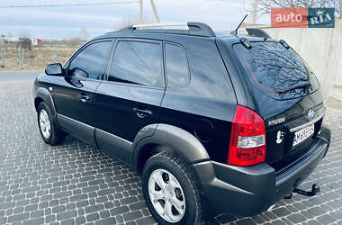 Позашляховик / Кросовер Hyundai Tucson 2009 в Житомирі