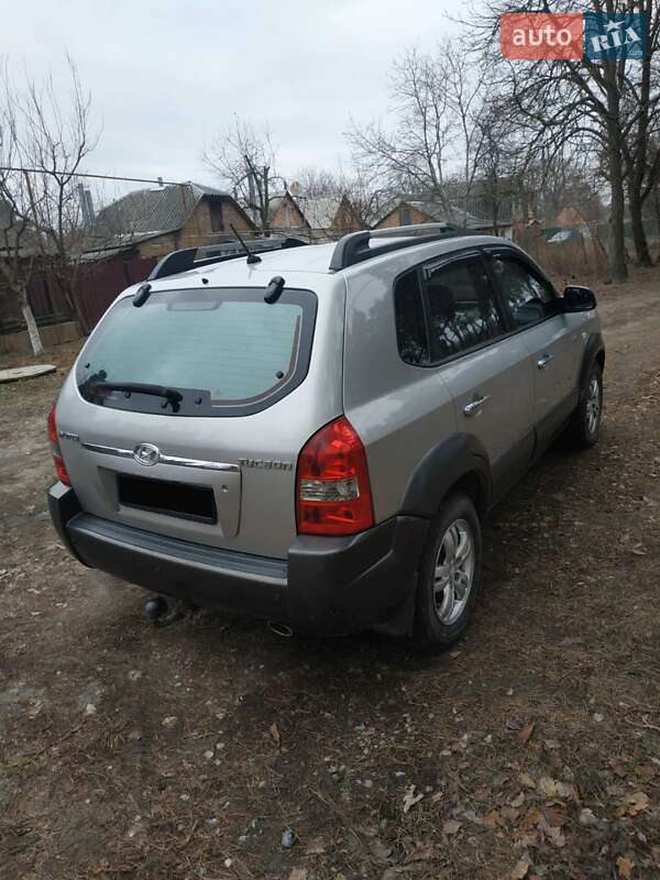 Внедорожник / Кроссовер Hyundai Tucson 2008 в Ромнах
