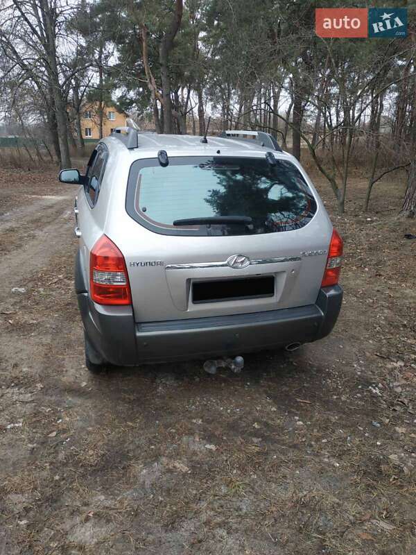 Внедорожник / Кроссовер Hyundai Tucson 2008 в Ромнах