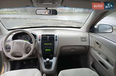 Внедорожник / Кроссовер Hyundai Tucson 2005 в 