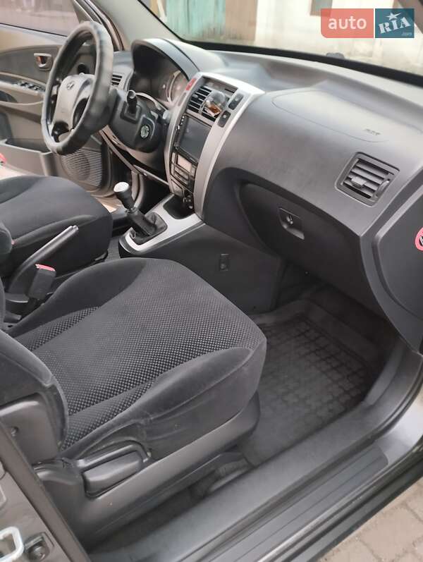 Позашляховик / Кросовер Hyundai Tucson 2008 в Вижниці