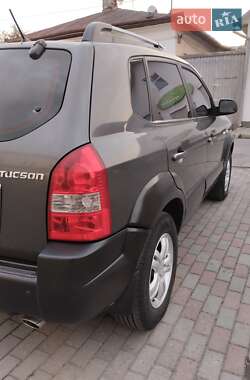 Внедорожник / Кроссовер Hyundai Tucson 2008 в 