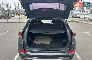 Внедорожник / Кроссовер Hyundai Tucson 2017 в 