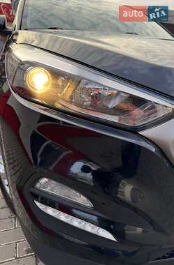 Позашляховик / Кросовер Hyundai Tucson 2016 в 