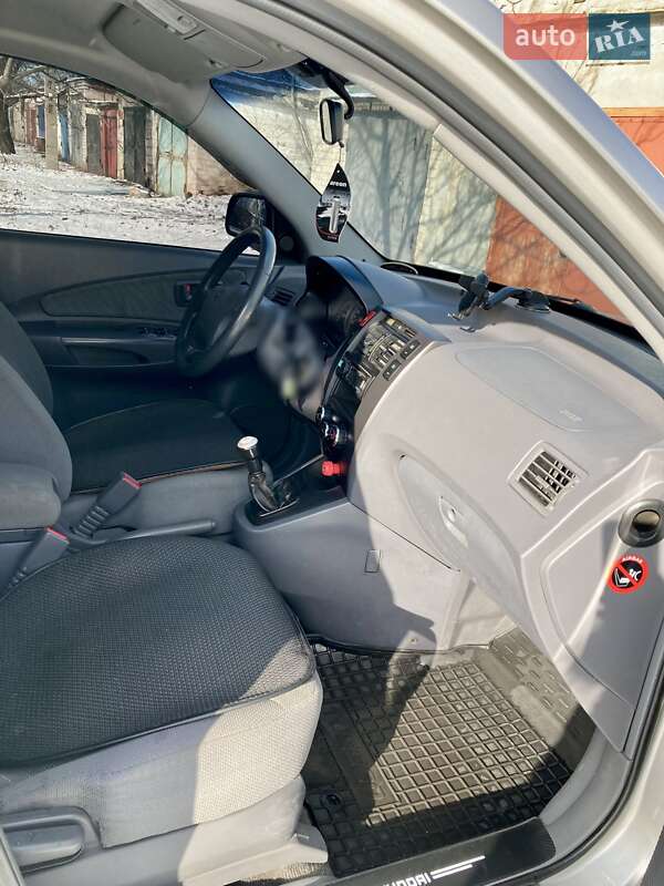 Позашляховик / Кросовер Hyundai Tucson 2005 в Вільногірську