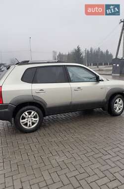 Внедорожник / Кроссовер Hyundai Tucson 2008 в 