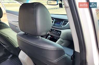 Позашляховик / Кросовер Hyundai Tucson 2016 в 