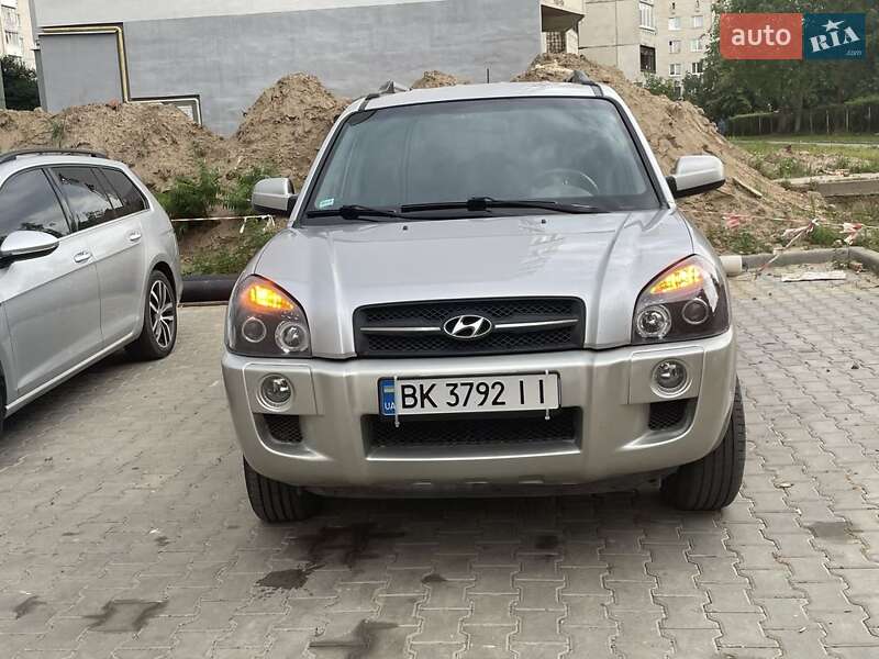 Внедорожник / Кроссовер Hyundai Tucson 2005 в 