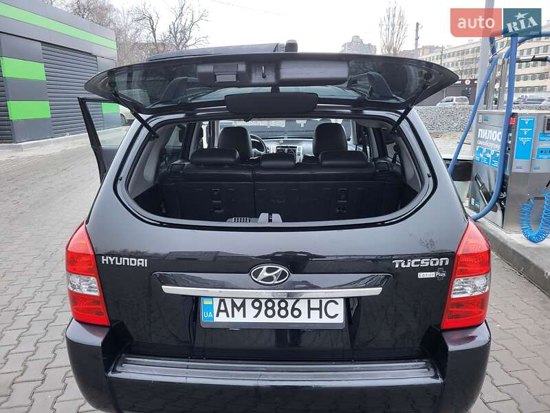 Позашляховик / Кросовер Hyundai Tucson 2009 в Житомирі