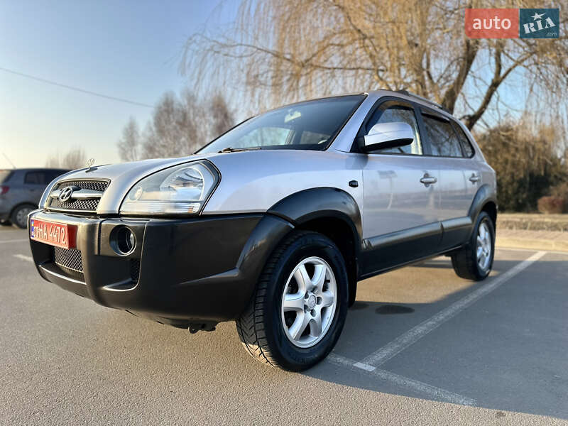 Позашляховик / Кросовер Hyundai Tucson 2006 в Здолбуніві