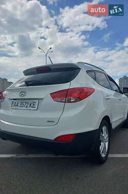 Позашляховик / Кросовер Hyundai Tucson 2010 в Києві