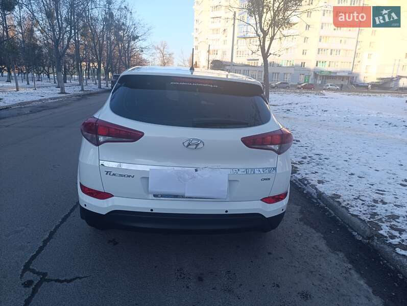 Позашляховик / Кросовер Hyundai Tucson 2016 в Києві