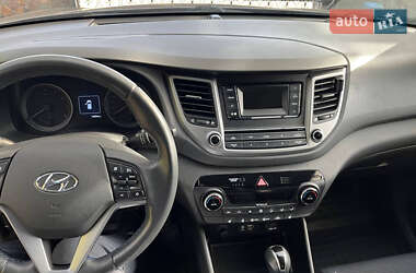 Внедорожник / Кроссовер Hyundai Tucson 2016 в 