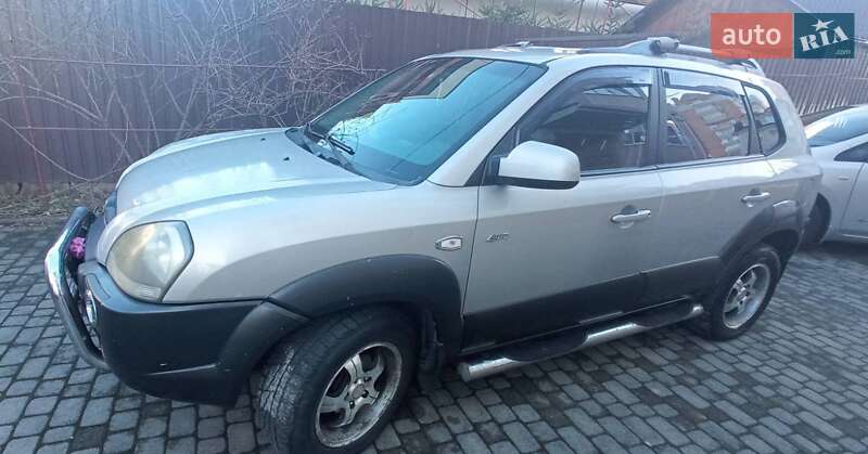 Внедорожник / Кроссовер Hyundai Tucson 2006 в 