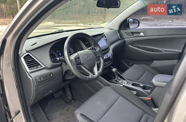 Внедорожник / Кроссовер Hyundai Tucson 2016 в 