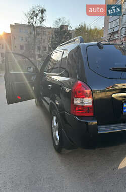 Внедорожник / Кроссовер Hyundai Tucson 2006 в 