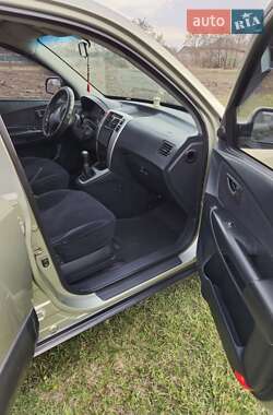 Внедорожник / Кроссовер Hyundai Tucson 2007 в 