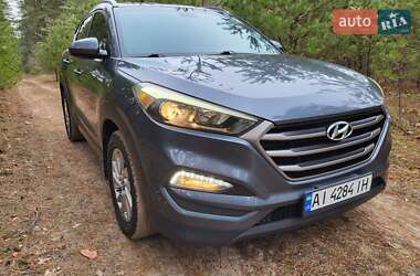 Внедорожник / Кроссовер Hyundai Tucson 2015 в 