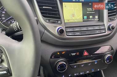 Внедорожник / Кроссовер Hyundai Tucson 2017 в 
