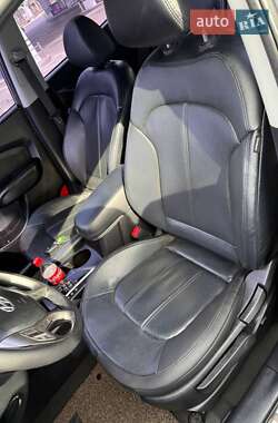 Позашляховик / Кросовер Hyundai Tucson 2011 в 