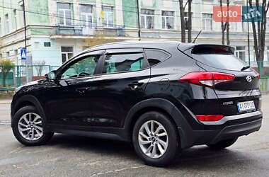Внедорожник / Кроссовер Hyundai Tucson 2016 в 